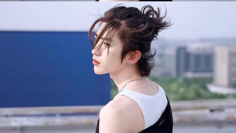 蔡徐坤巴黎站全开麦？！《KUN》全曲目现场杀疯了！